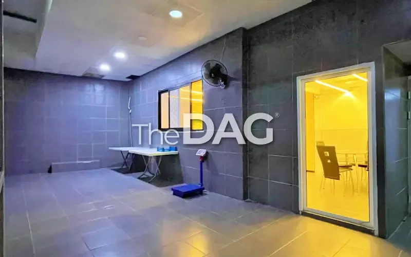 Fully Renovated Warehouse for Rent in Furn El Chebbak — الصورة 3