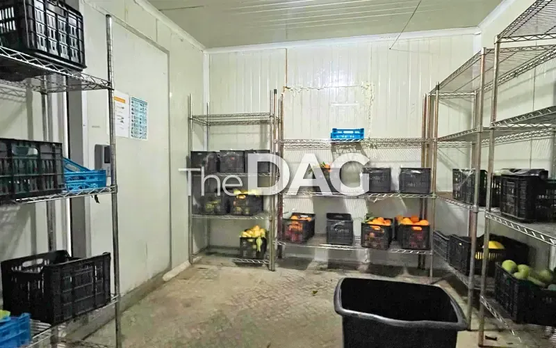 Fully Renovated Warehouse for Rent in Furn El Chebbak — الصورة 5