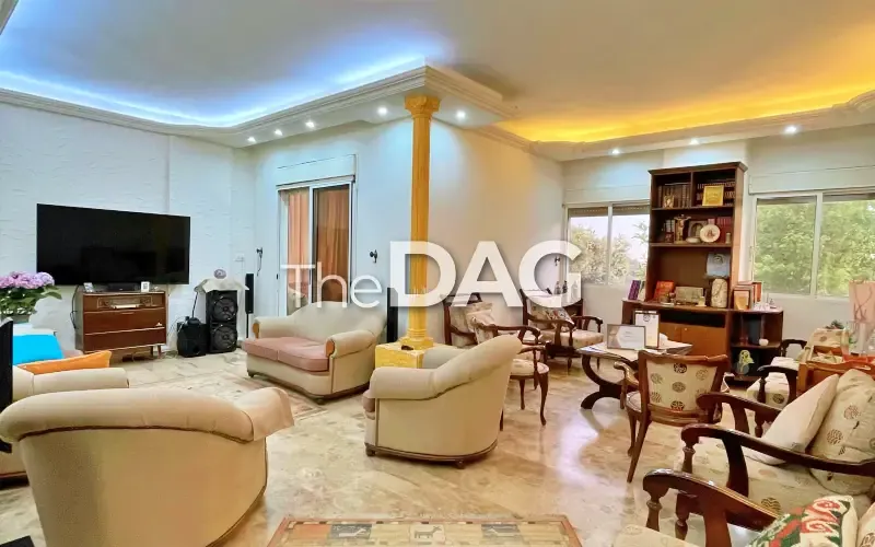 A Stunning 260 Sqm Apartment for Sale in Bsalim with Terrace — الصورة 2