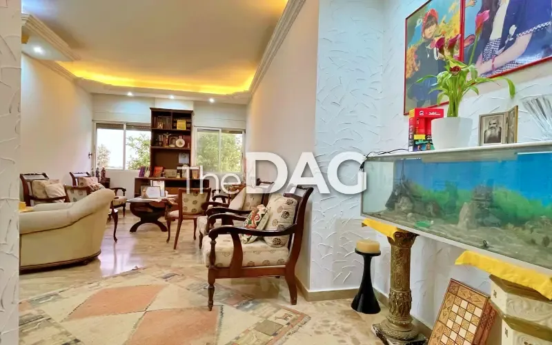 A Stunning 260 Sqm Apartment for Sale in Bsalim with Terrace — الصورة 5