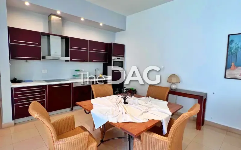 Prime 140 SQM Furnished Apartment for Rent in Gemmayzeh — الصورة 3