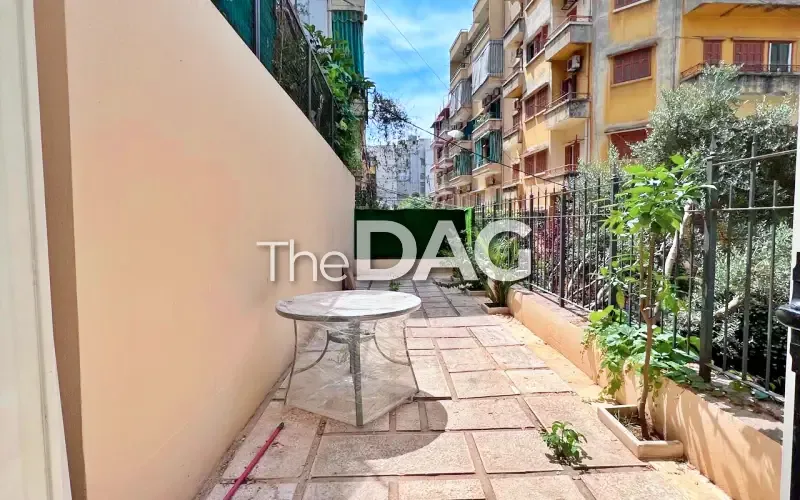 Prime 140 SQM Furnished Apartment for Rent in Gemmayzeh — الصورة 5