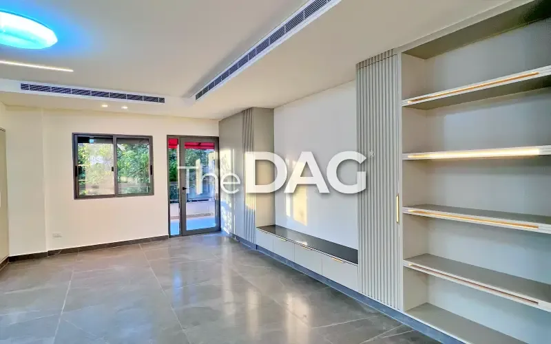 Luxurious 440 SQM Apartment + Terrace for Sale in Badaro — الصورة 5