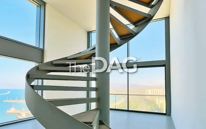 Brand New Modern 350 SQM Duplex for Sale in Saifi with Terrace — الصورة 2