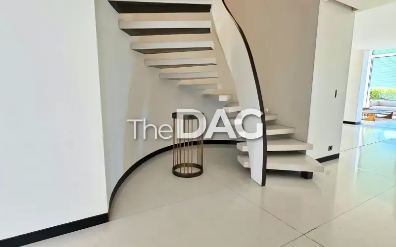 Luxury Sea View 575 SQM Duplex for Sale in Achrafiyeh — الصورة 2