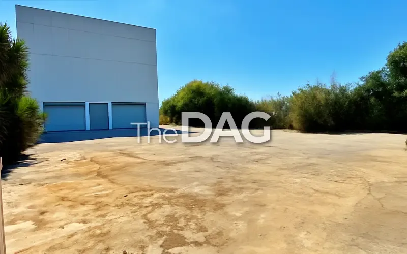 Prime Commercial 750 SQM Land with Showroom for Rent in Dora