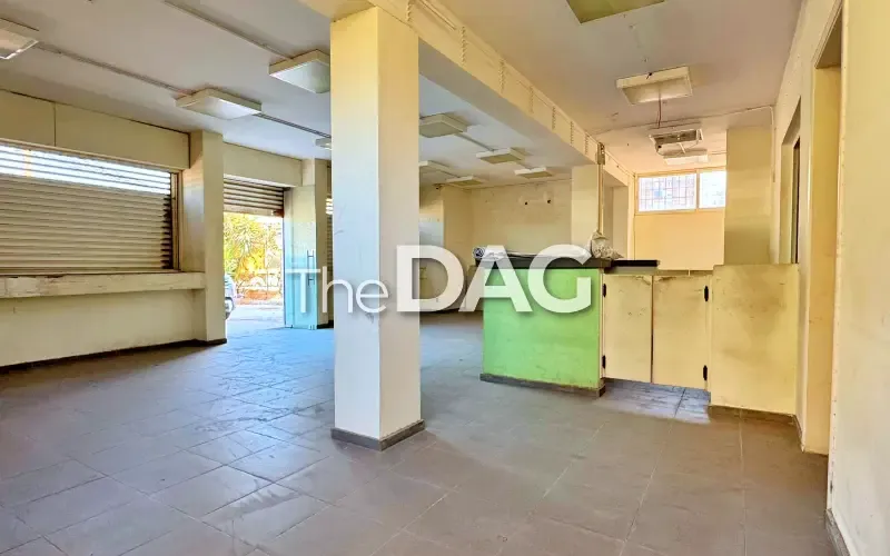 Prime Commercial 750 SQM Land with Showroom for Rent in Dora — الصورة 3