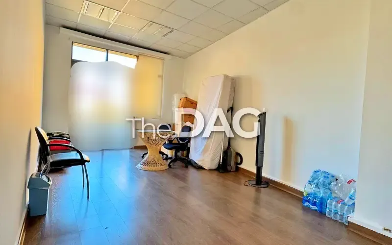 100 SQM Prime Office Space for Rent Facing Beirut Souks — الصورة 5
