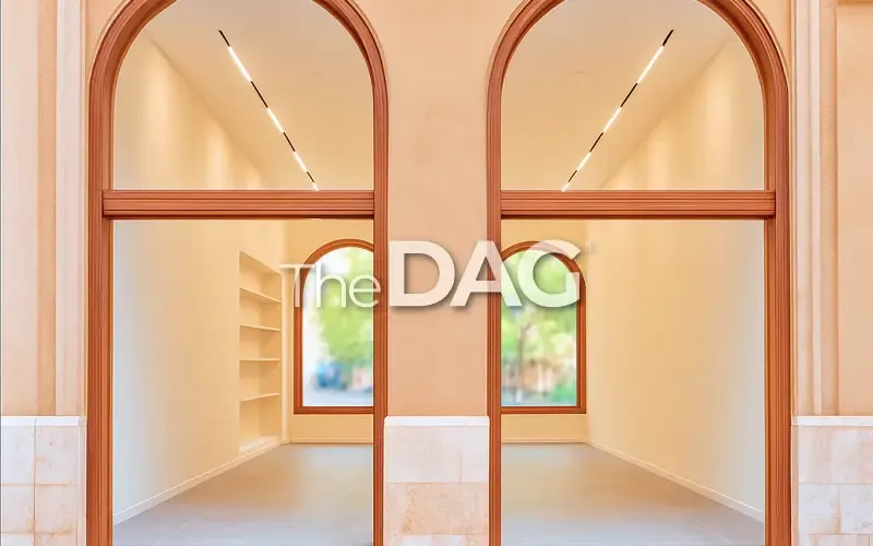 Spacious 130 SQM Shop for Rent in Downtown — الصورة 1