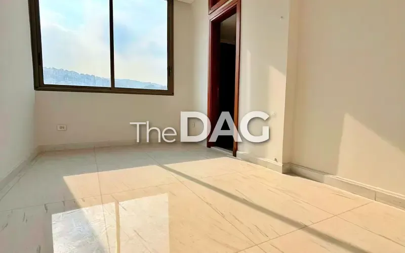 Elegant 425 SQM Duplex Apartment for Sale in Jdeideh — الصورة 3