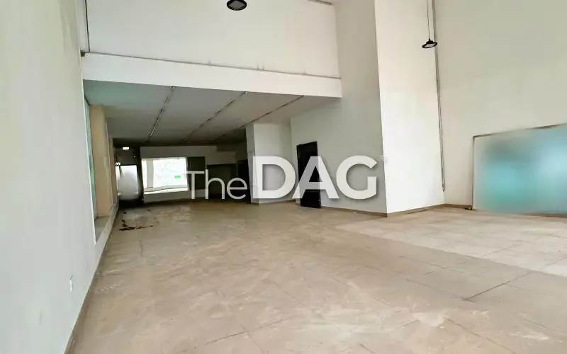 Spacious 520 SQM Showroom for Rent in Sassine — الصورة 4