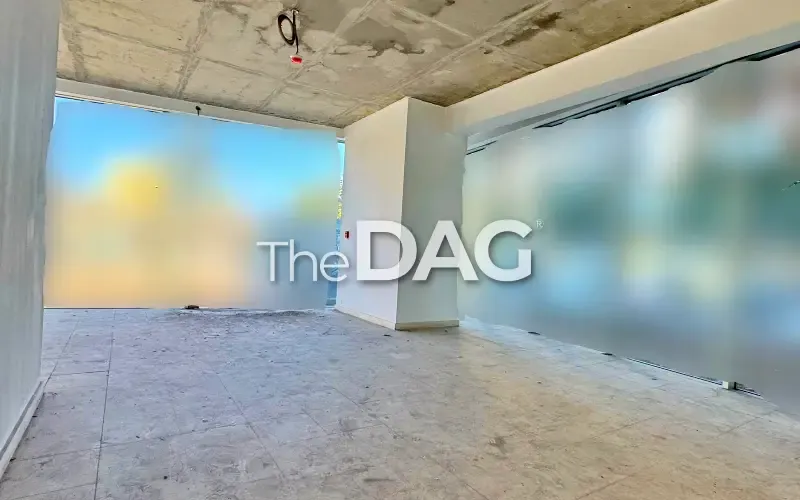 Saifi 300 SQM Shop for Rent Prime Location — الصورة 2