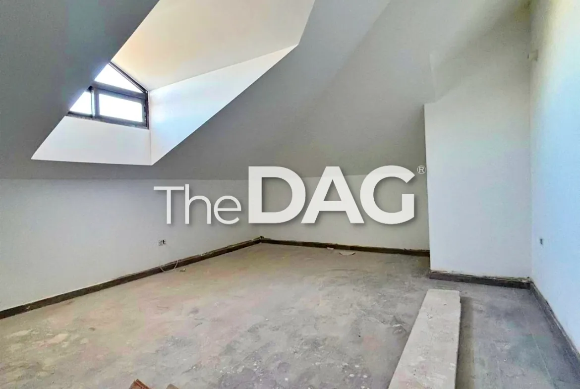 Fanar 240 SQM Duplex for Sale Prime Location — الصورة 2