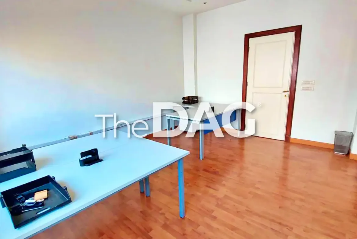 Badaro 120 SQM Office for Rent Prime Location — الصورة 4