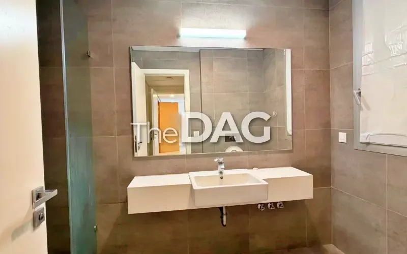 Central 90 SQM Apartment for Rent in Hamra — الصورة 4