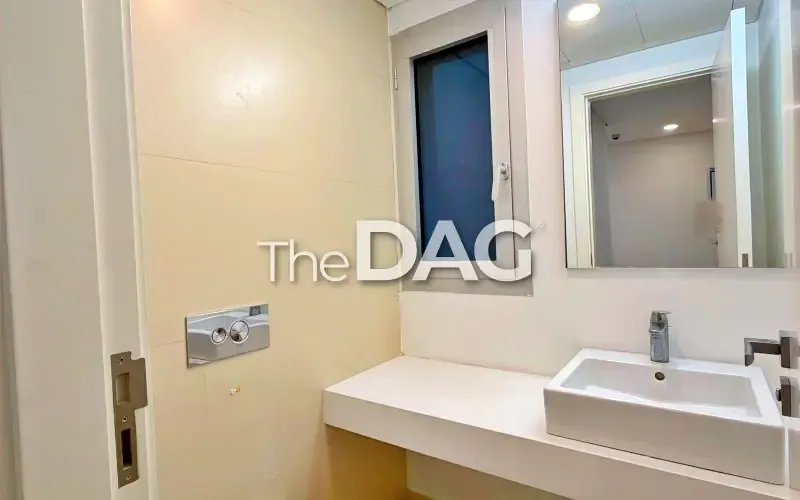 Central 90 SQM Apartment for Rent in Hamra — الصورة 5
