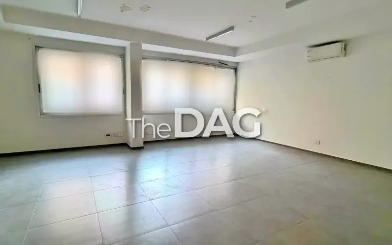 Functional 50 SQM Office for Rent in Hamra — الصورة 2
