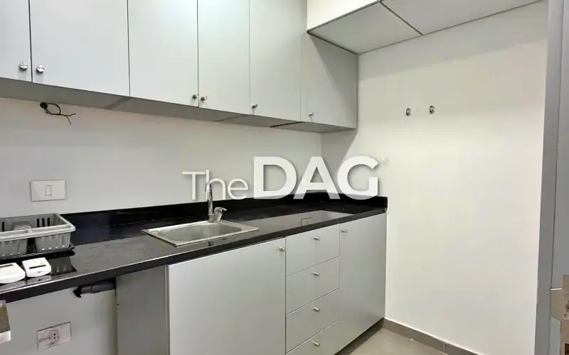 Prime 100 SQM Office for Rent in Hamra — الصورة 3