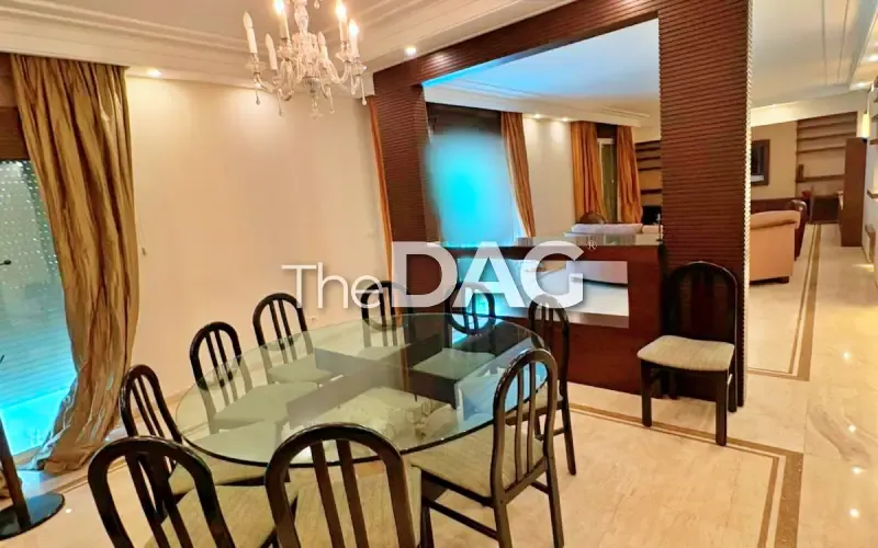 Spacious 250 SQM Apartment for Rent in Achrafieh — الصورة 2