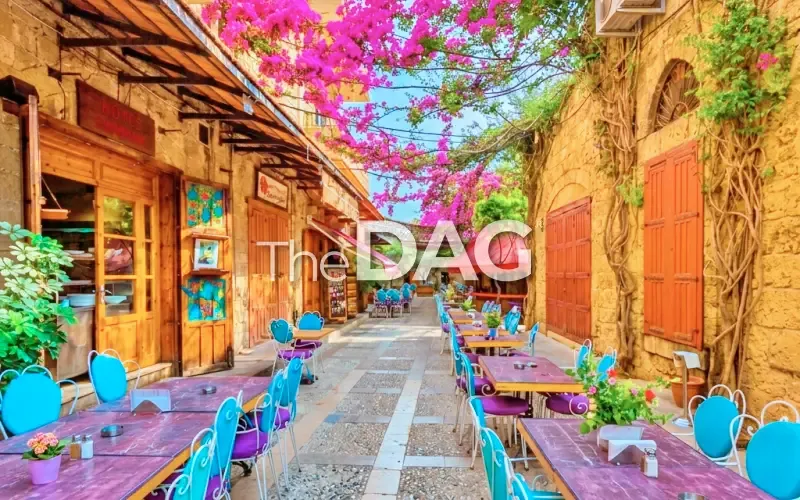 Corner 400 SQM Shop for Rent in Batroun Souk