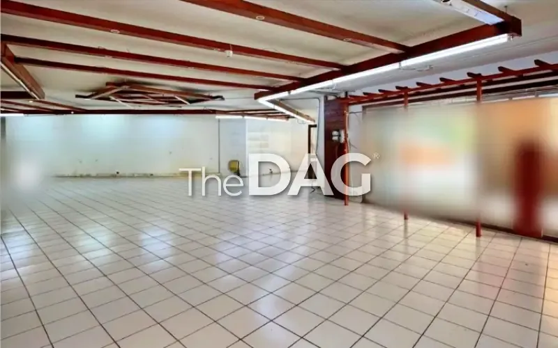 Prime Location 250 SQM Showroom for Rent in Mtayleb