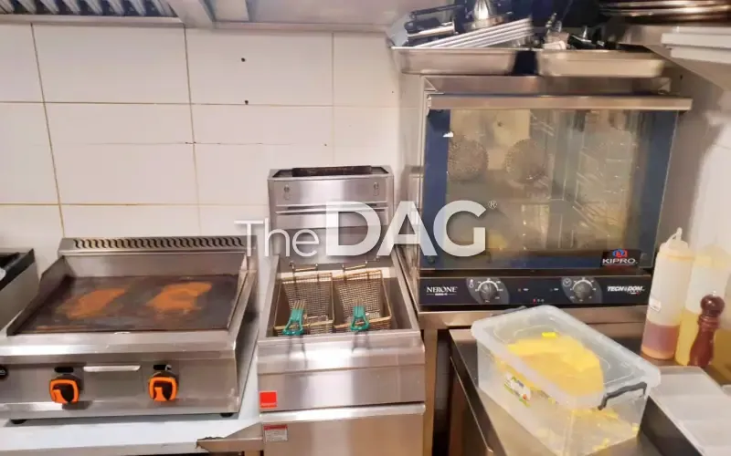 Compact 45 SQM Shop for Rent in Mar Mikhael — الصورة 4