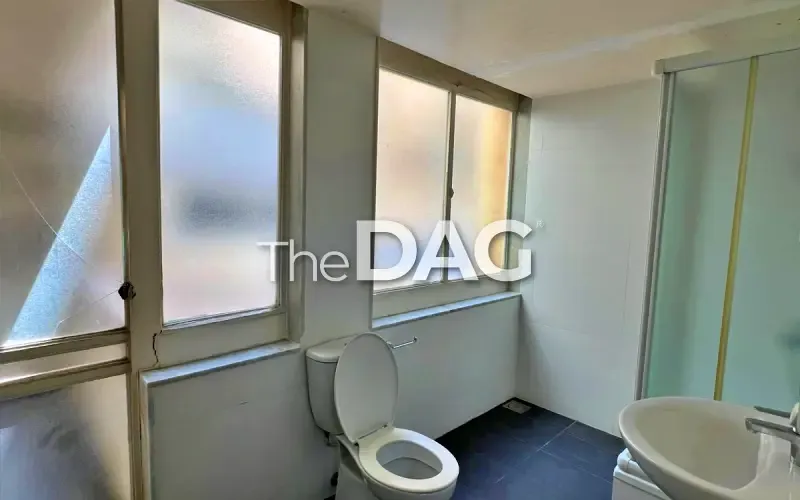 Prime Location 90 SQM Clinic Office for Rent in Badaro — photo 4