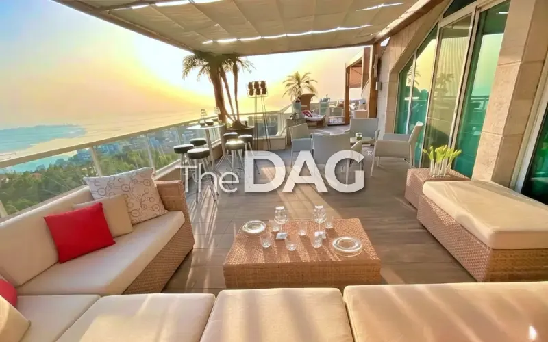 Seaview 550 SQM Duplex for Sale in Bayada with Terrace — الصورة 2