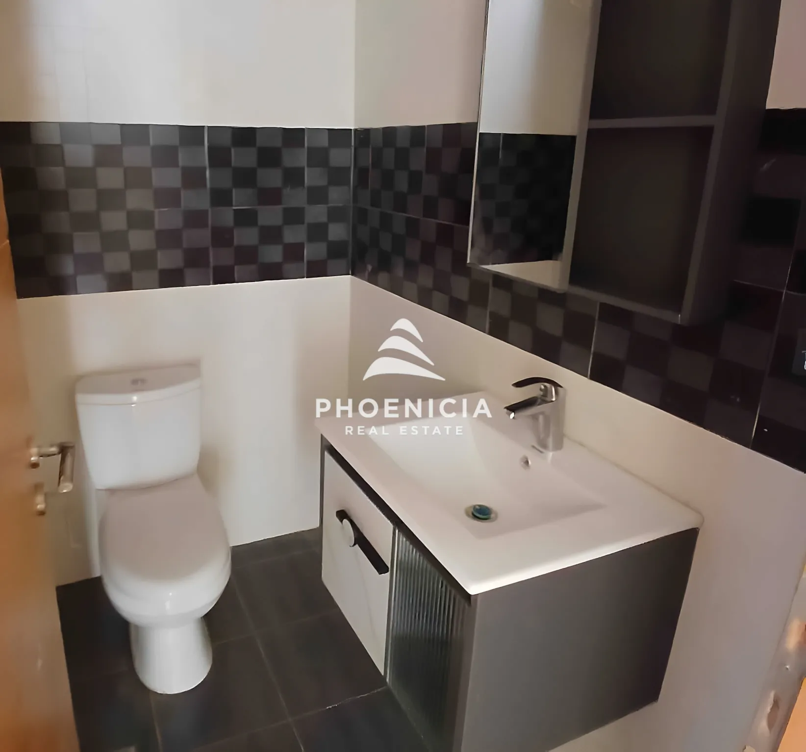 Apartment for sale in Amchit, Lebanon — الصورة 10