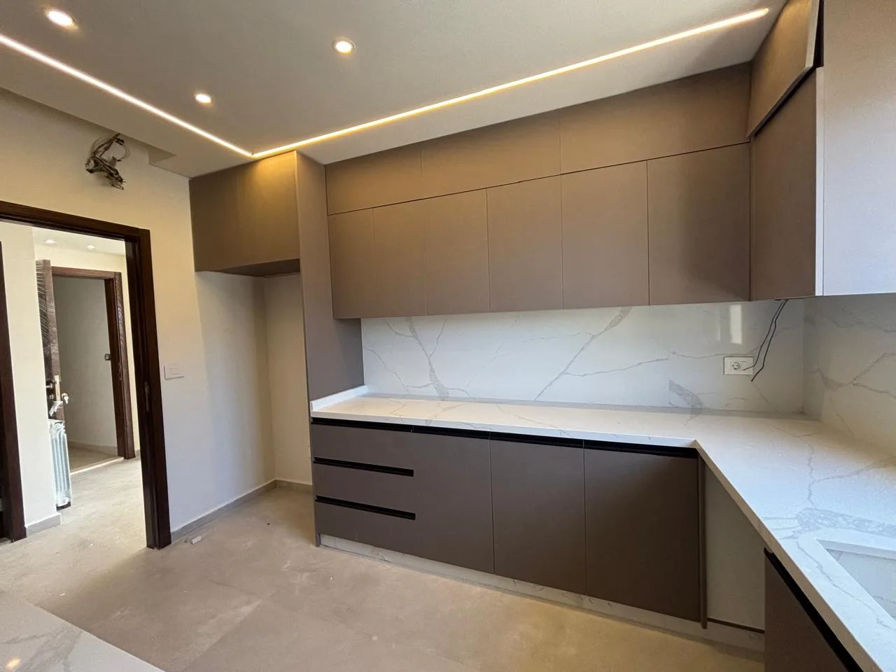 Apartment for Sale in Baabdat — الصورة 6