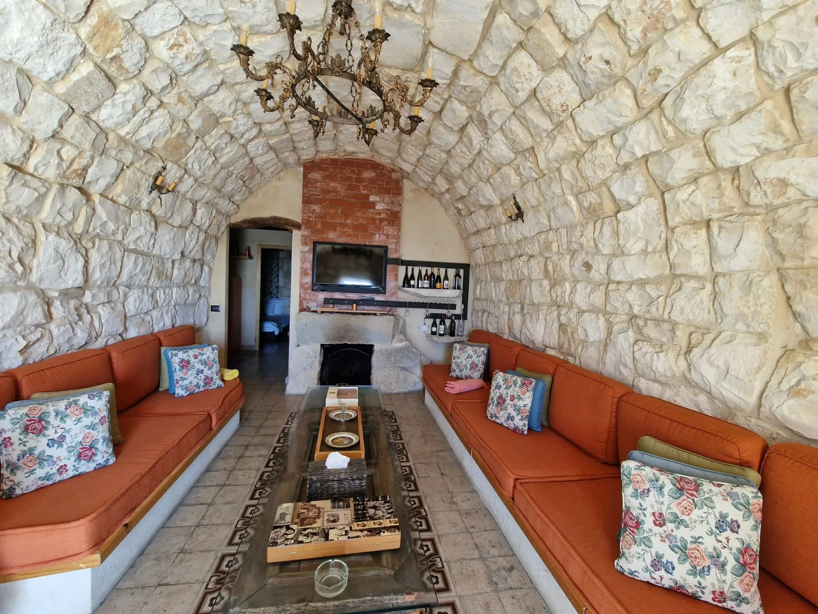 Villa for Sale in Batroun, Lebanon — الصورة 8