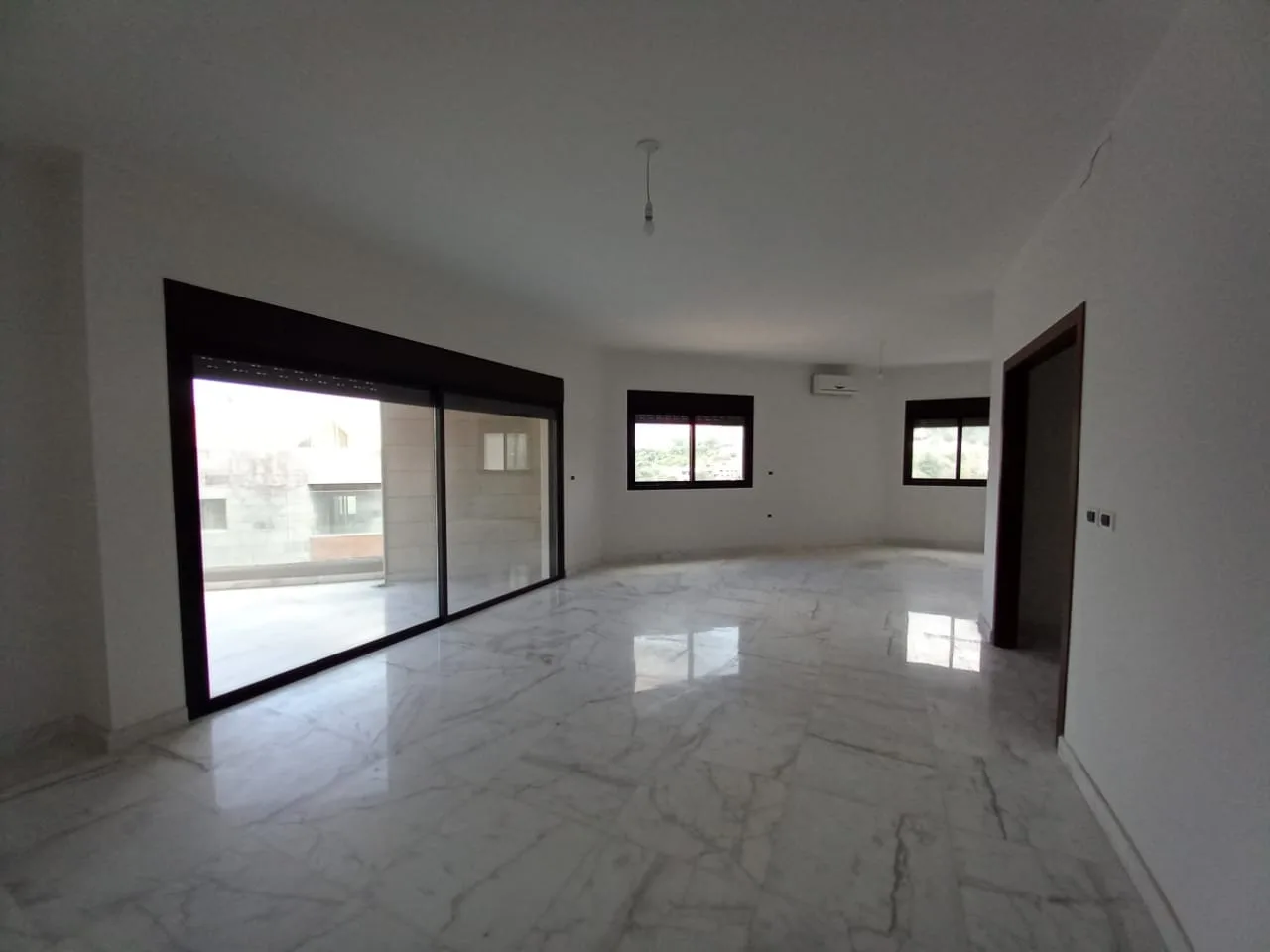 Apartment for Sale in Kfar Hbab, Lebanon — الصورة 2