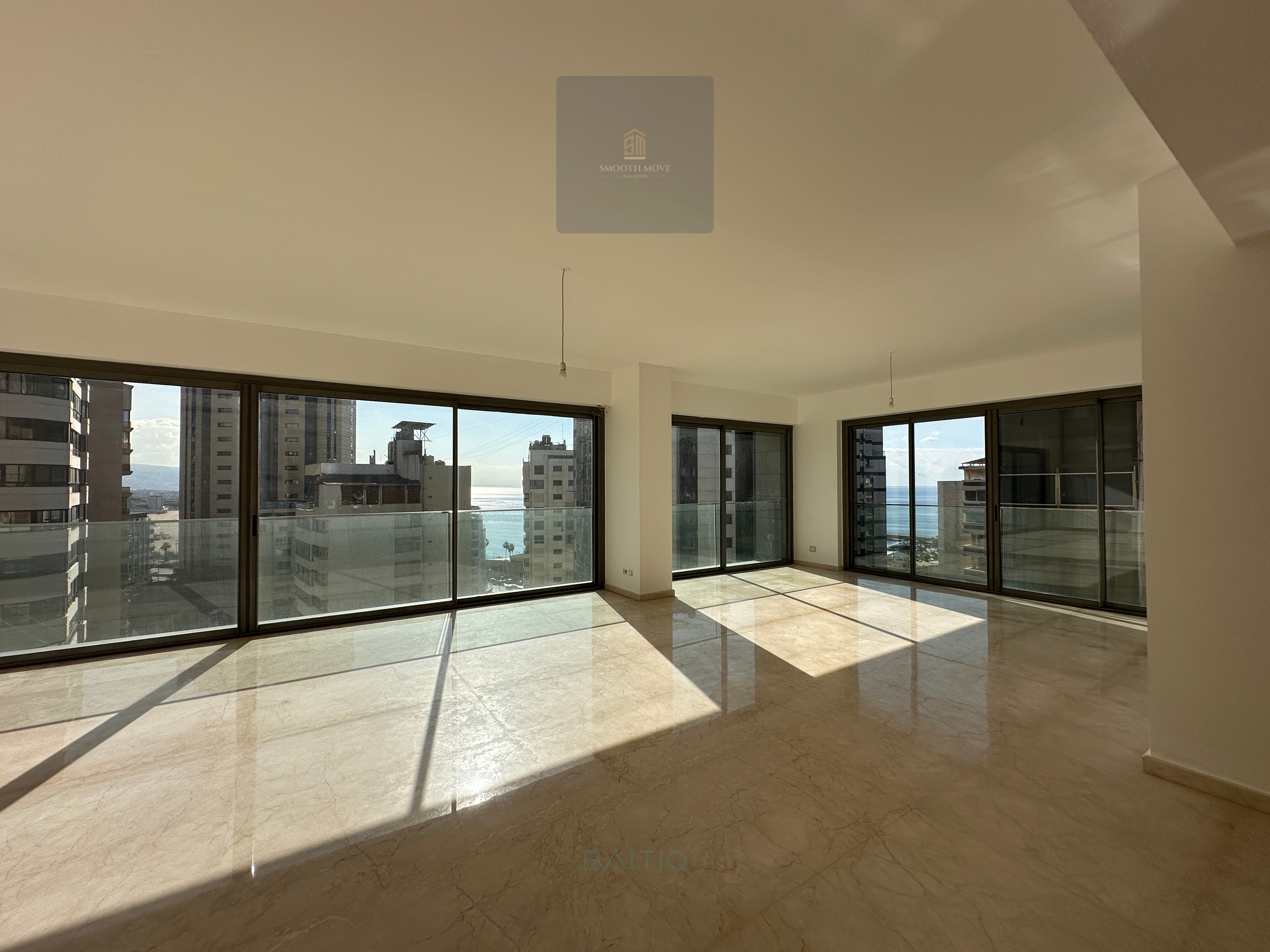 Seaview Apartment for Sale in Ain Tineh, Beirut — الصورة 5