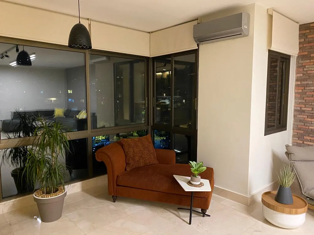 Apartment for Sale in Geitawi, Achrafieh, Beirut, Lebanon — الصورة 7
