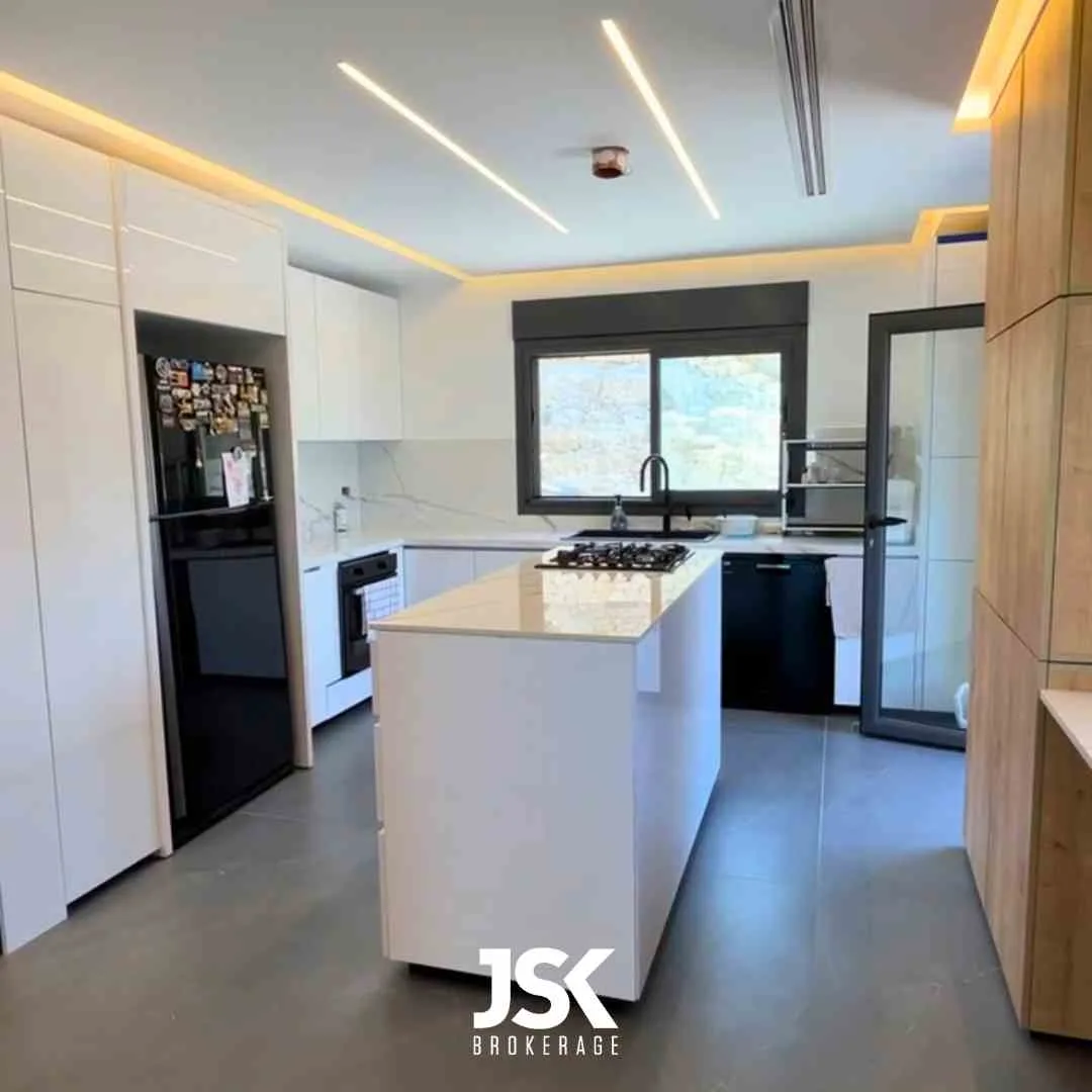 Villa for Sale in Zgharta, Lebanon — الصورة 5