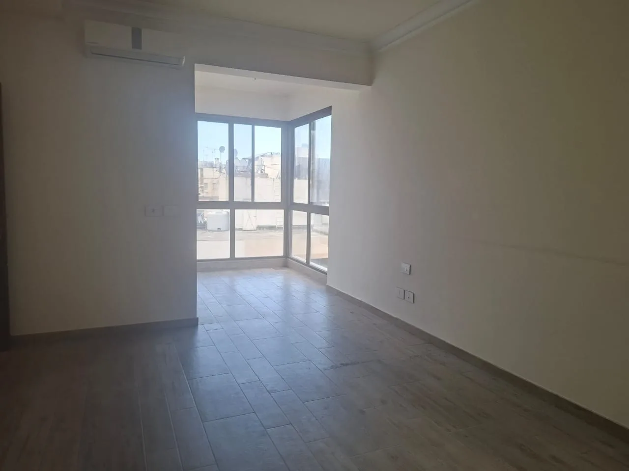 Apartment for Sale in Sanayeh, Beirut, Lebanon — الصورة 3