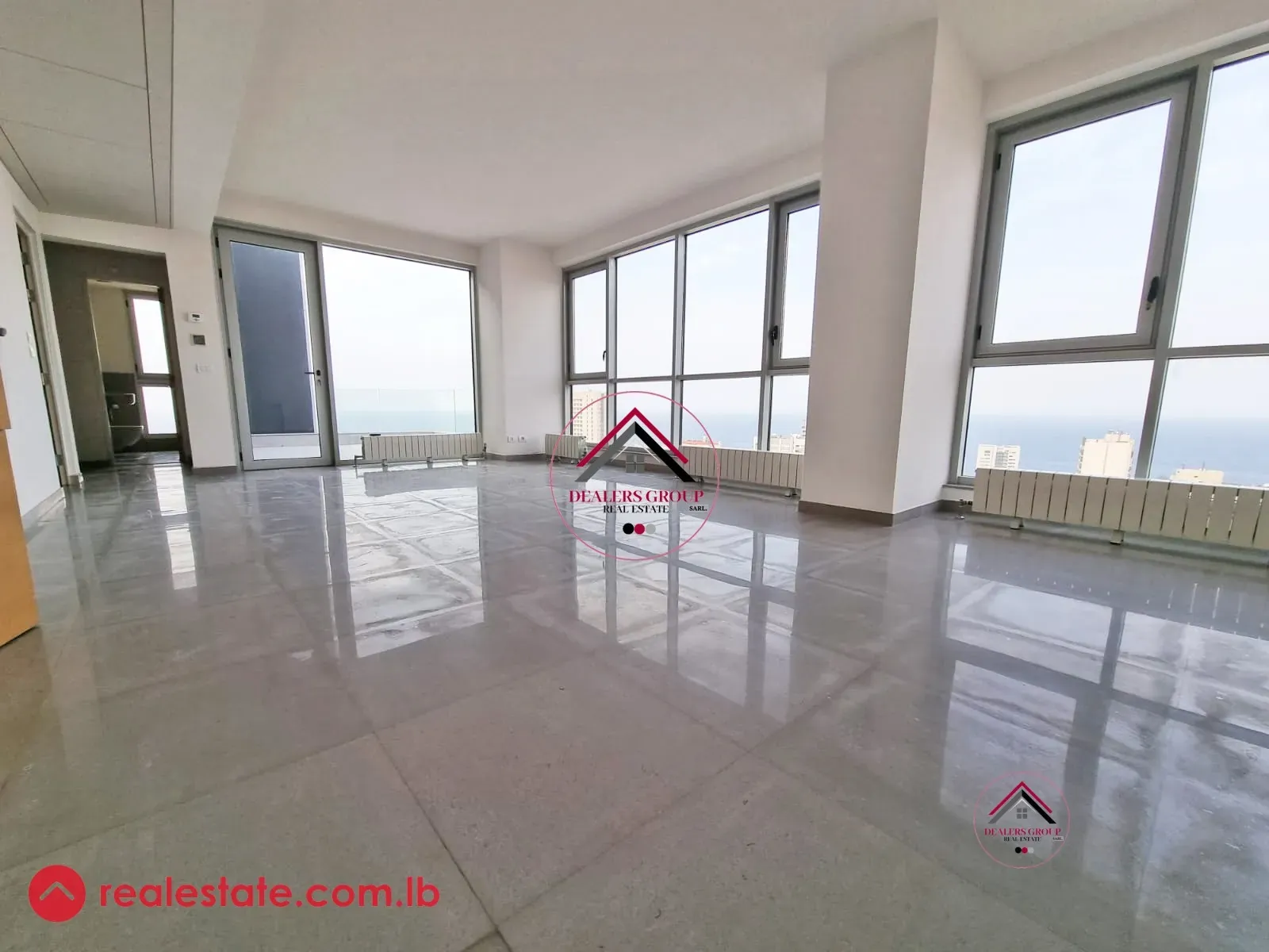 Private Terrace ! Sea View Charming Penthouse for Sale in Hamra — photo 3
