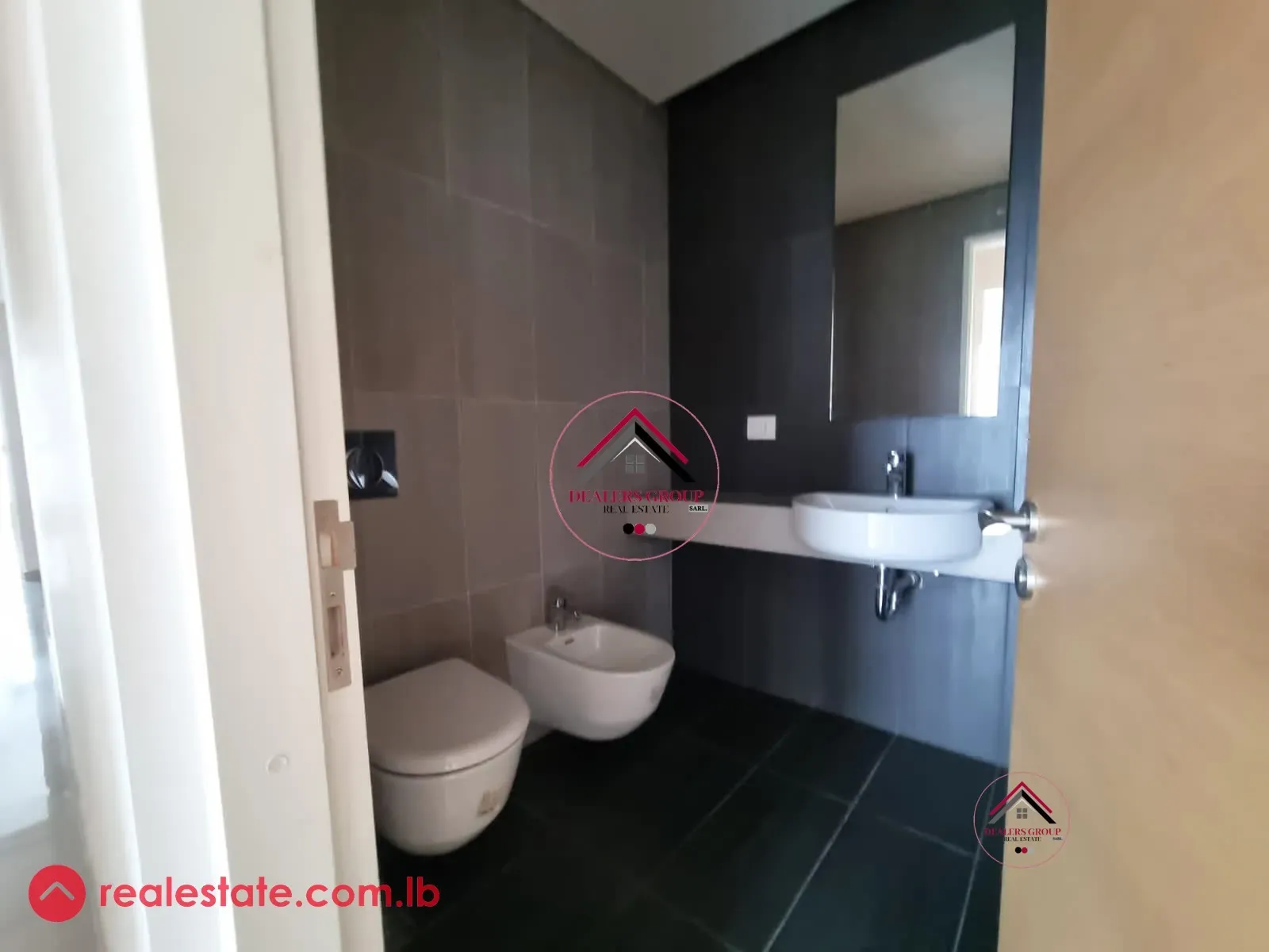 Private Terrace ! Sea View Charming Penthouse for Sale in Hamra — photo 5