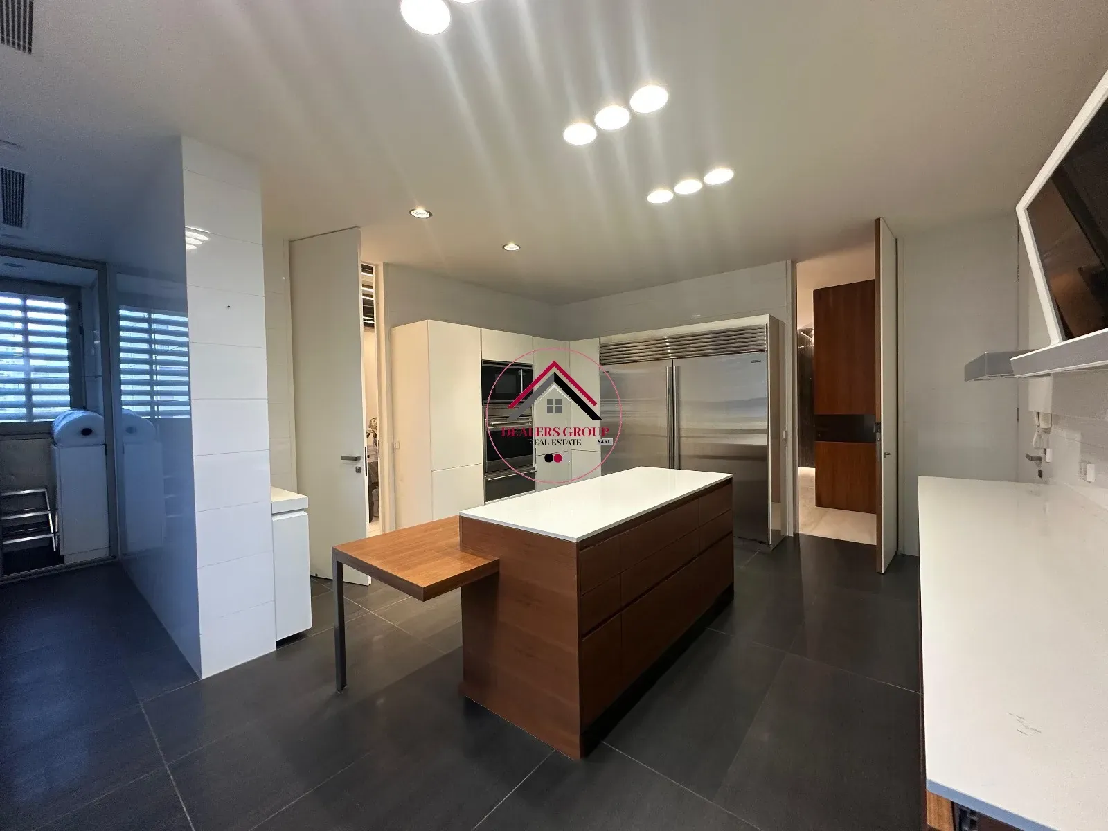 Super Deluxe Modern Apartment for Sale in Ramlet el Bayda — photo 3