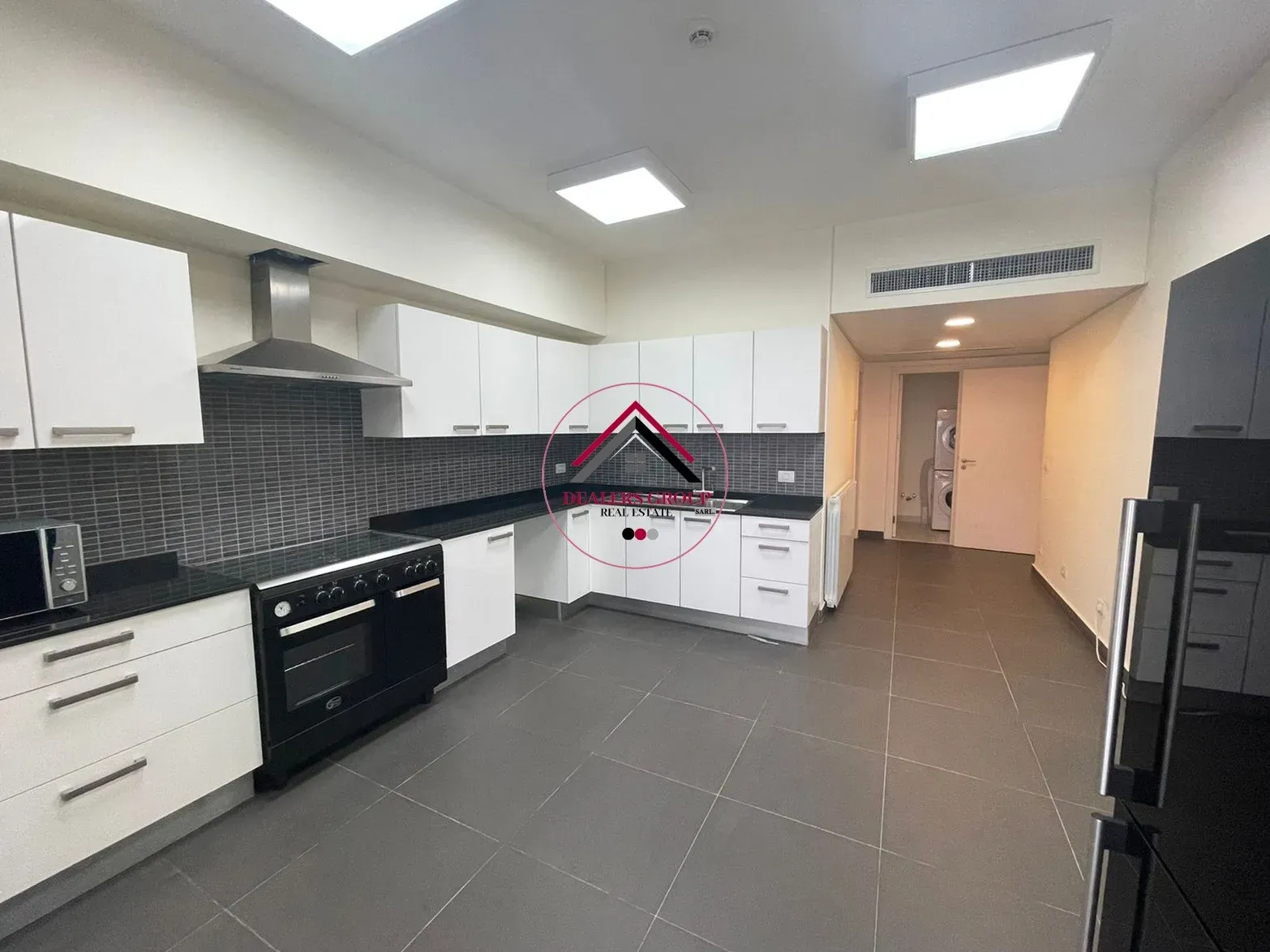 Luxury is Affordable ! Deluxe Apartment for Sale in Clemenceau — photo 4
