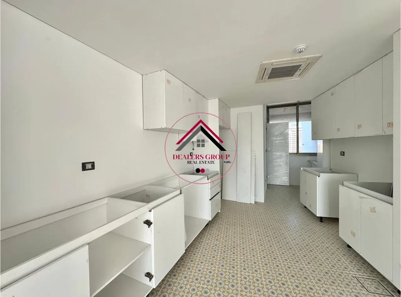 Private Rooftop Terrace ! Deluxe Apartment for Sale in clemenceau — photo 3