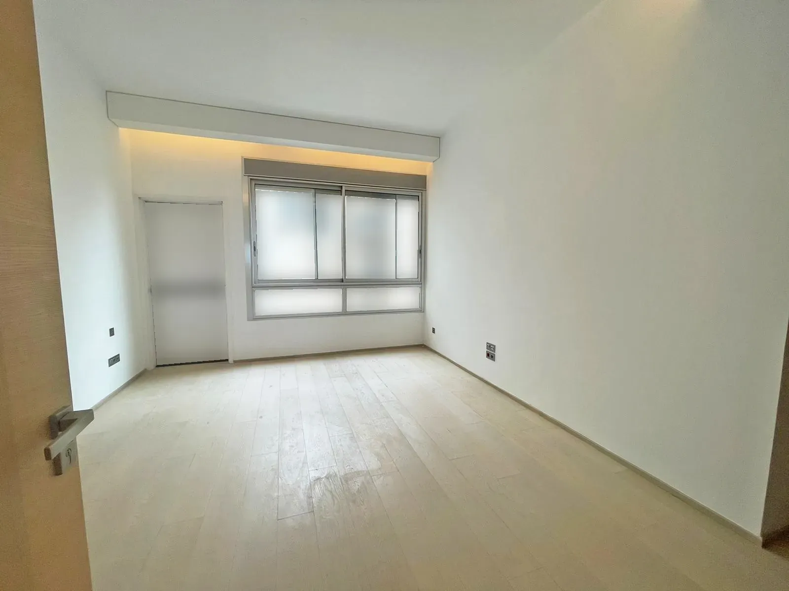 Brand New Super Deluxe Apartment for Sale in Clemenceau — photo 2