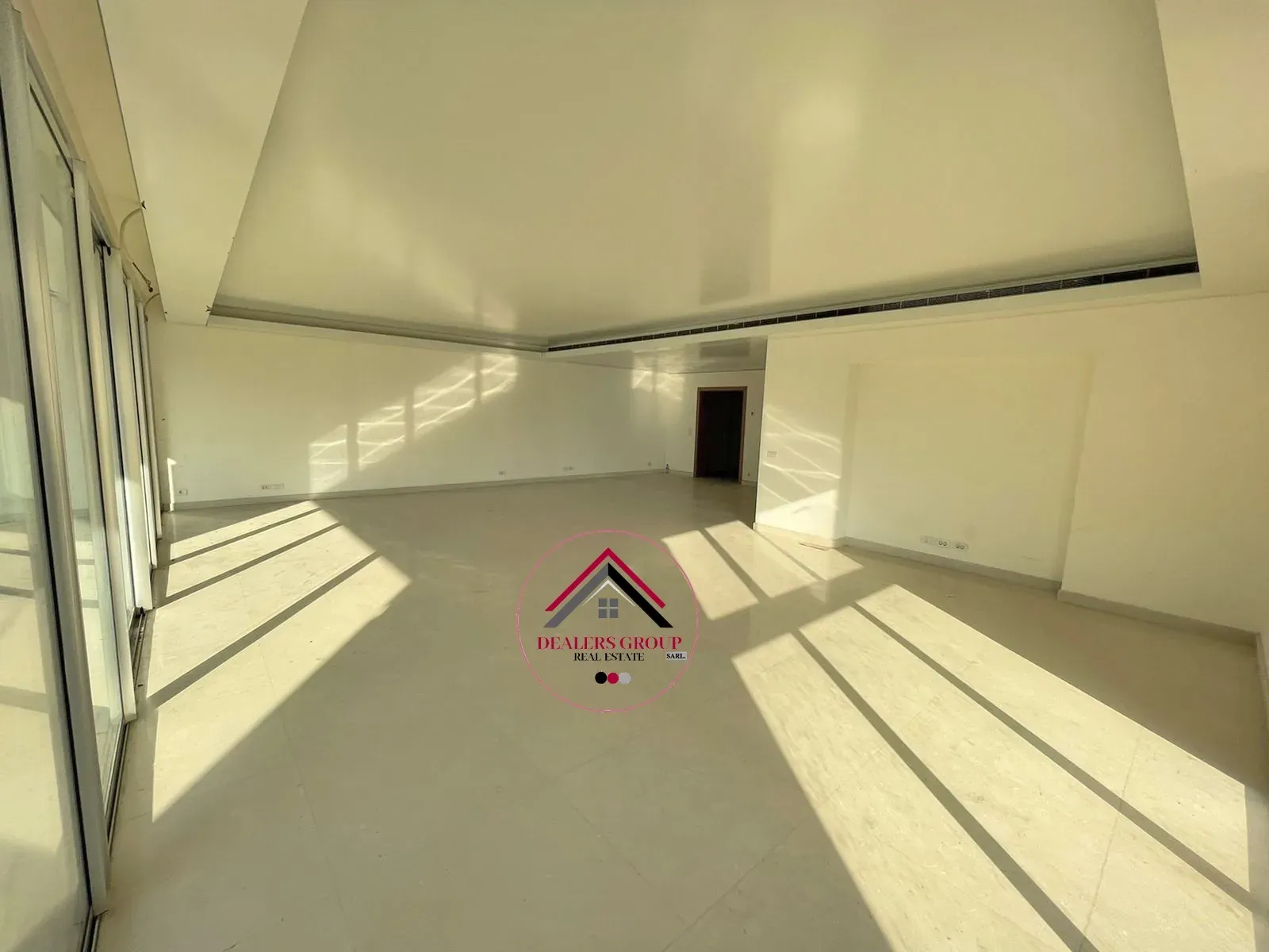 Beirut Elegance ! Downtown Deluxe Apartment for Sale – Prime Location — photo 2