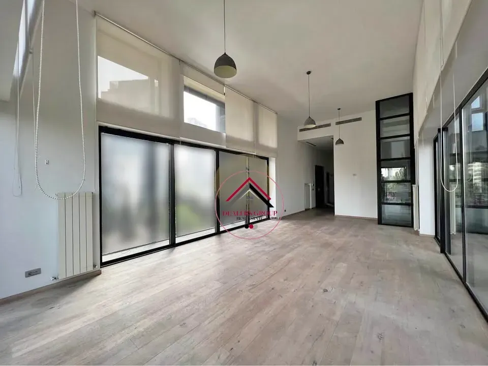 Live Outside The Lines with this Modern Duplex Loft — photo 3