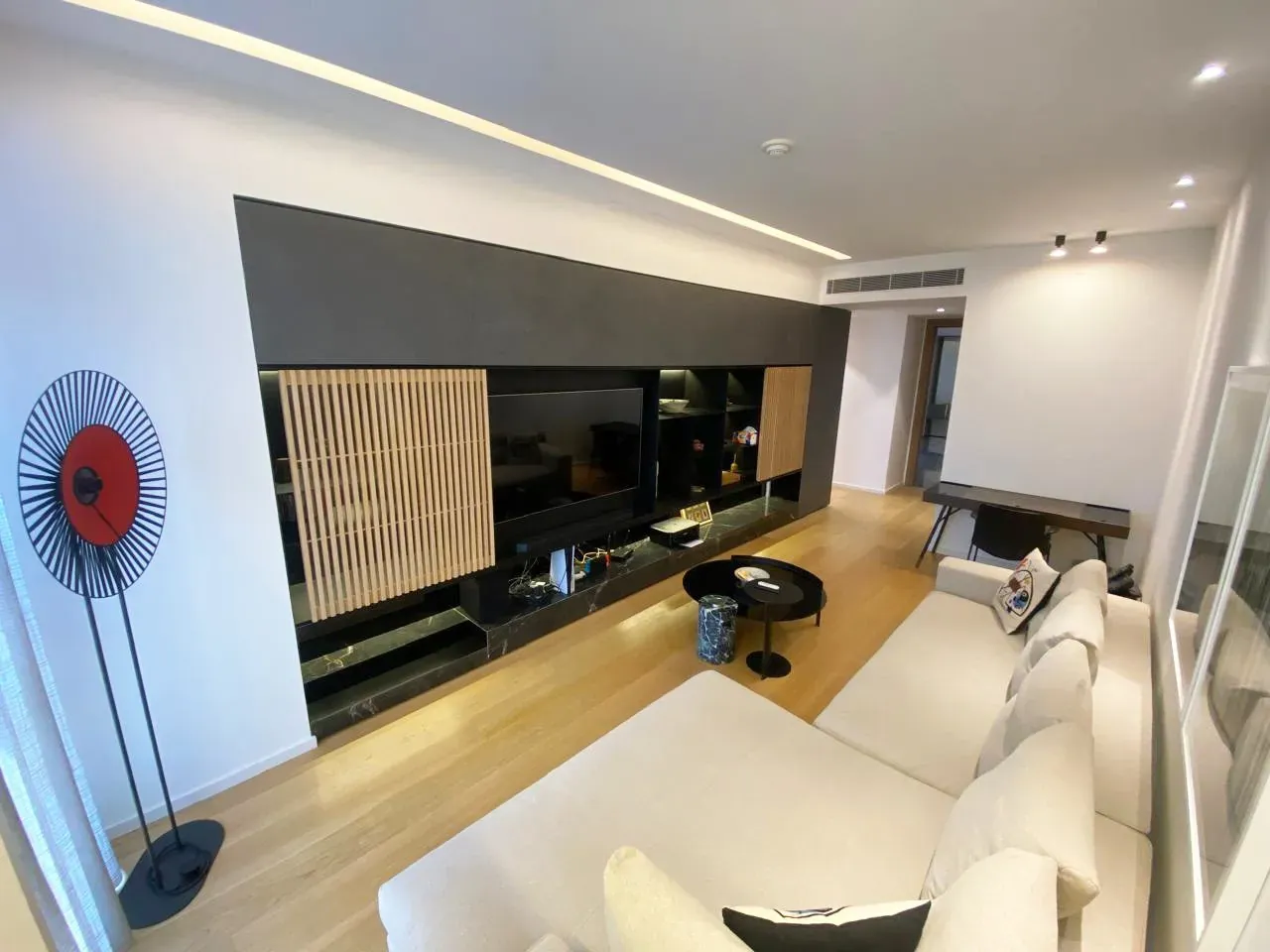 Prestigious Modern Apartment for Sale in Saifi – Beirut — photo 3