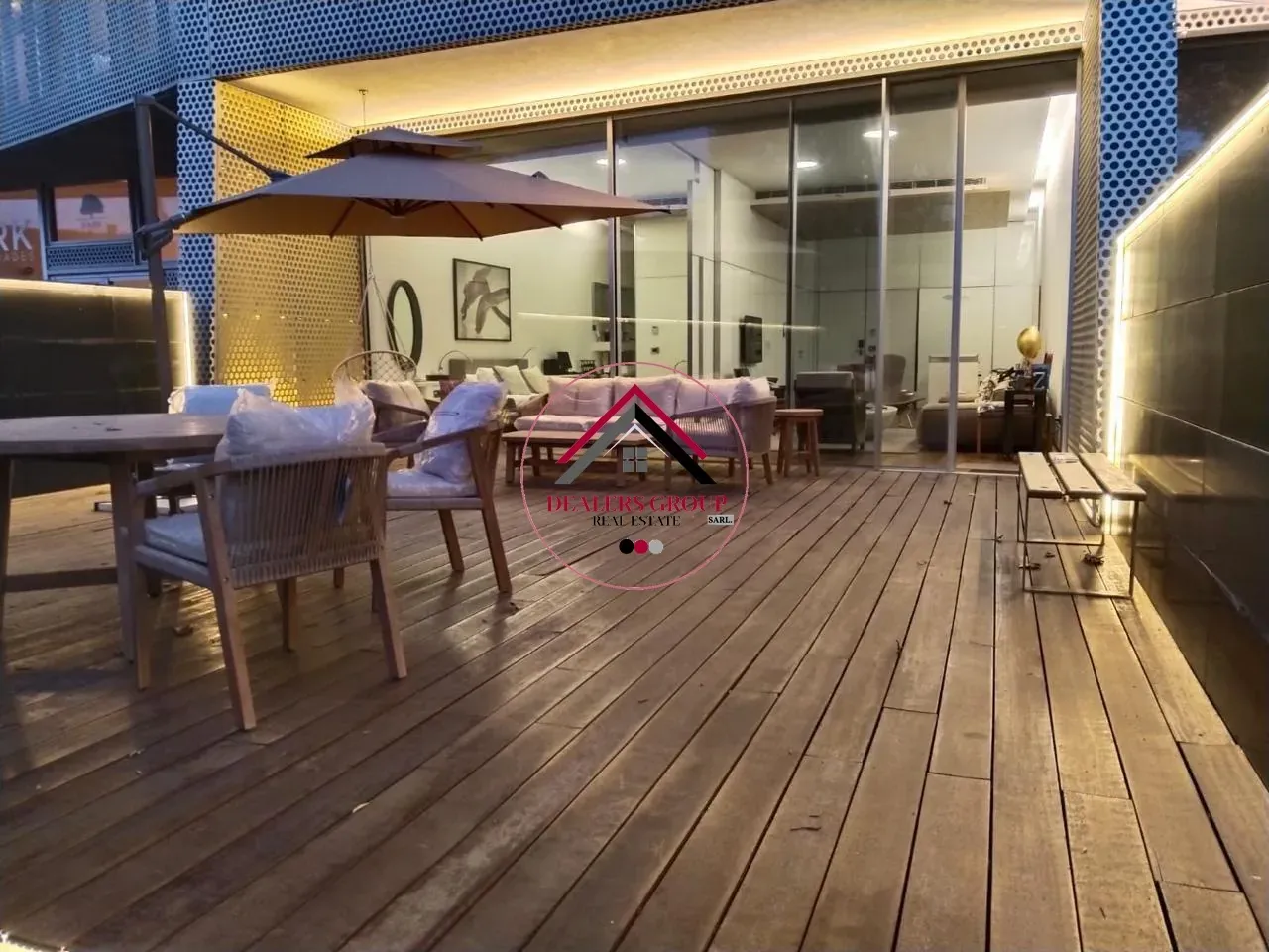 Modern Chalet for Sale in Yacht Club Downtown Beirut — الصورة 2