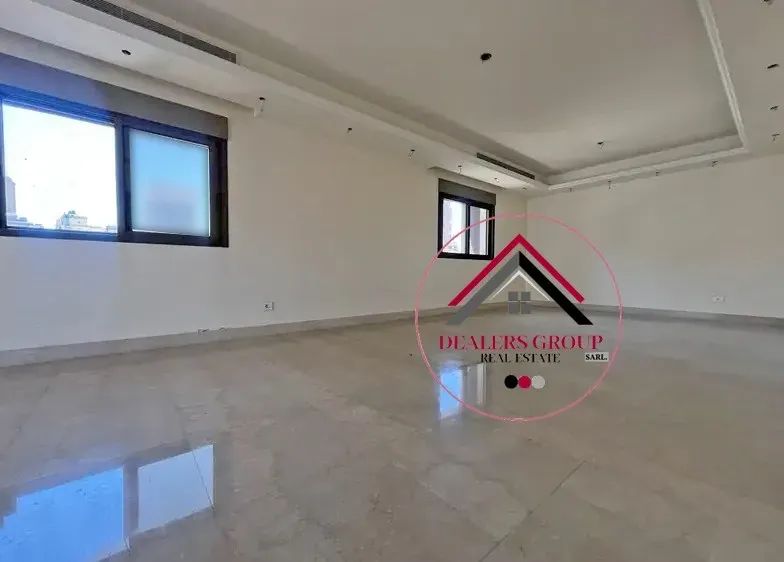 High Floor Elegant apartment for Sale in Sanayeh -Prime Location — الصورة 3