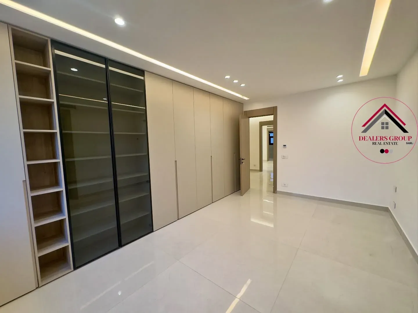 Seaside Elegance ! Modern Deluxe apartment for Sale in Ramlet el Bayda — photo 3