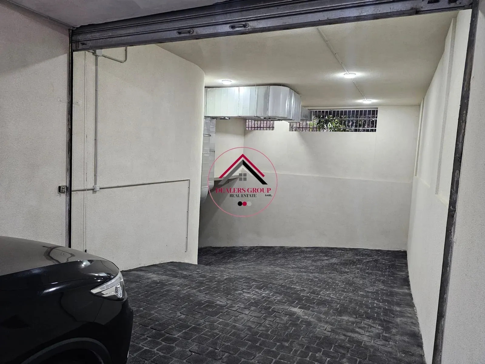 Prime Location Warehouse for Sale in Baabda — photo 2
