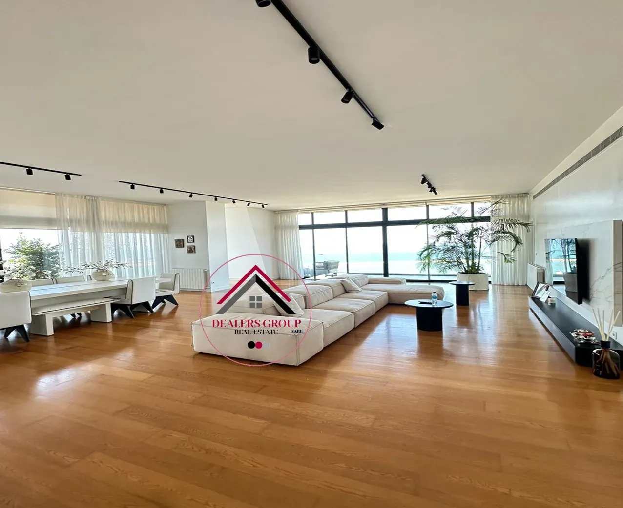 Luxury Apartment for Sale in Achrafieh with Panoramic Views & Terrace — photo 3